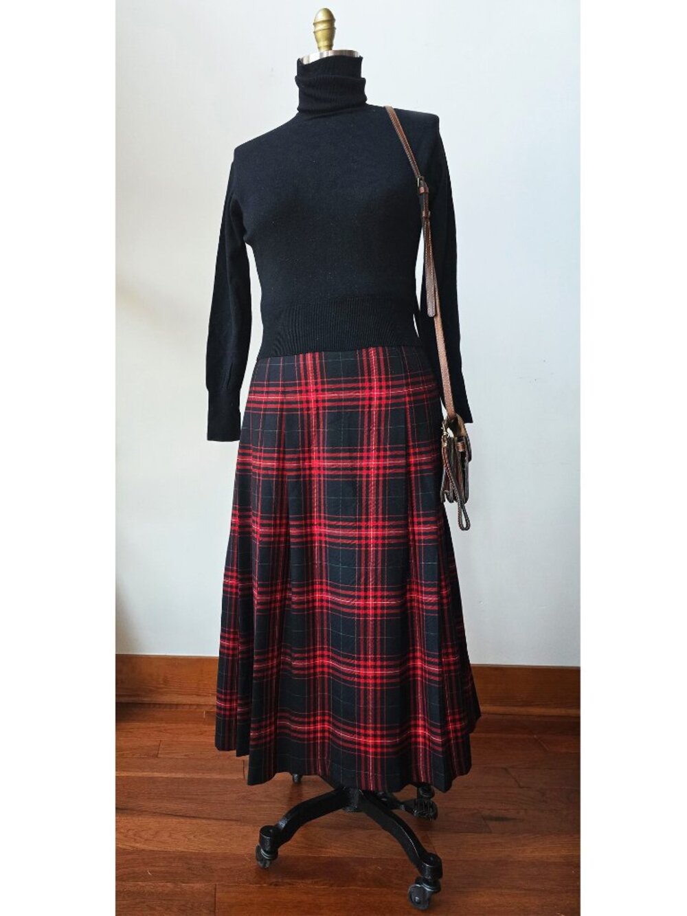 90's Pendleton Black Red Green and White Tartan Plaid Pleated Wool Skirt 6
